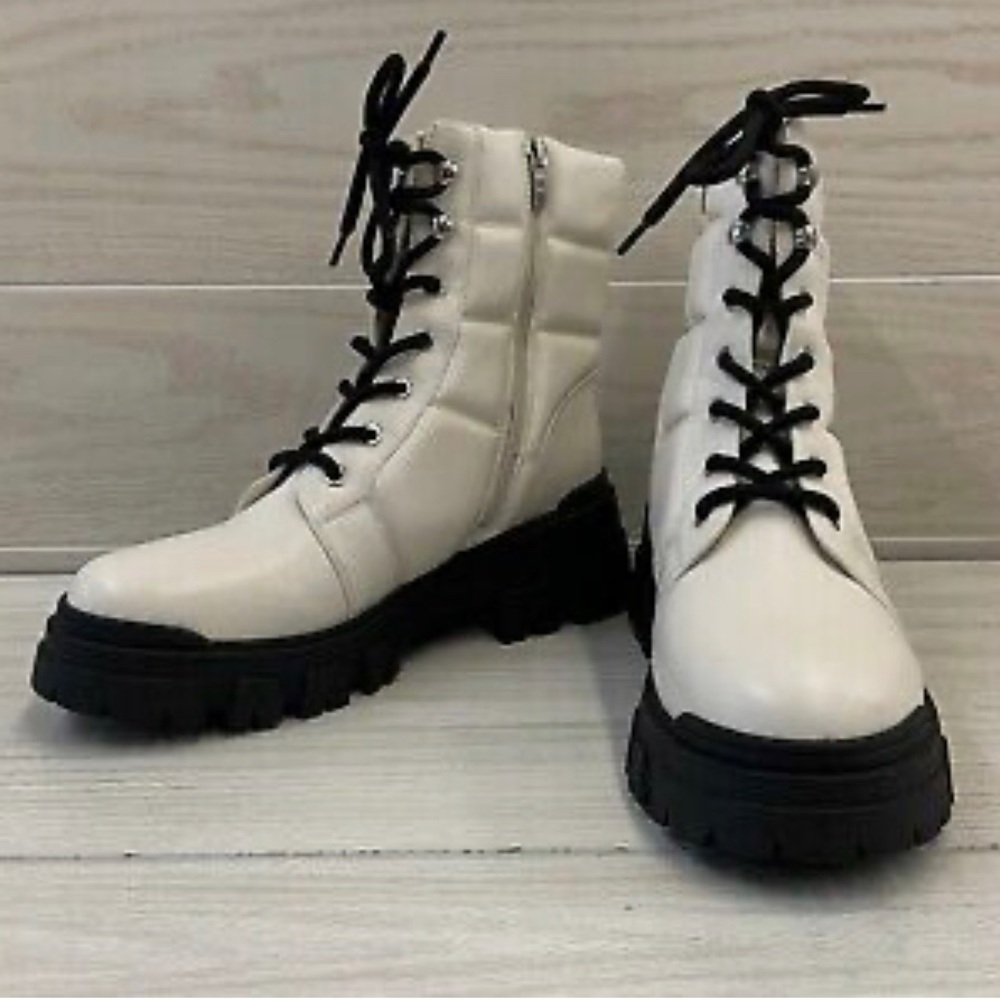 HP❤️NWT Marc Fisher Faux Leather Lugged Sole Ankle Boots